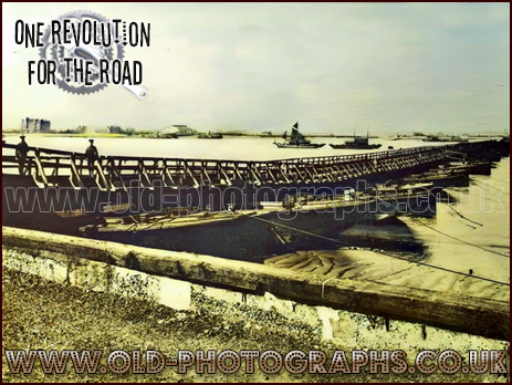 Tilbury : Pontoon Bridge to Gravesend during World War One [c.1915]