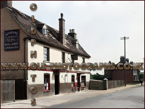 West Thurrock : The Ship Inn on London Road [c.1914]